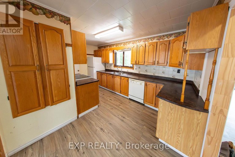 28606247/84-kenyon-street-e/alexandria/north-glengarry/ontario/K0C1A0_9