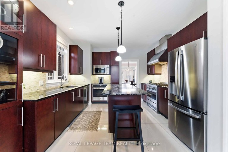 29386110/6-waterford-way/pineglencountry-place/ottawa/ontario/K2E7V4_14