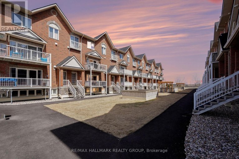 29665653/205-3275-st-joseph-boulevard/bilberry-creekqueenswood-heights/ottawa/ontario/K1E3Y3_24