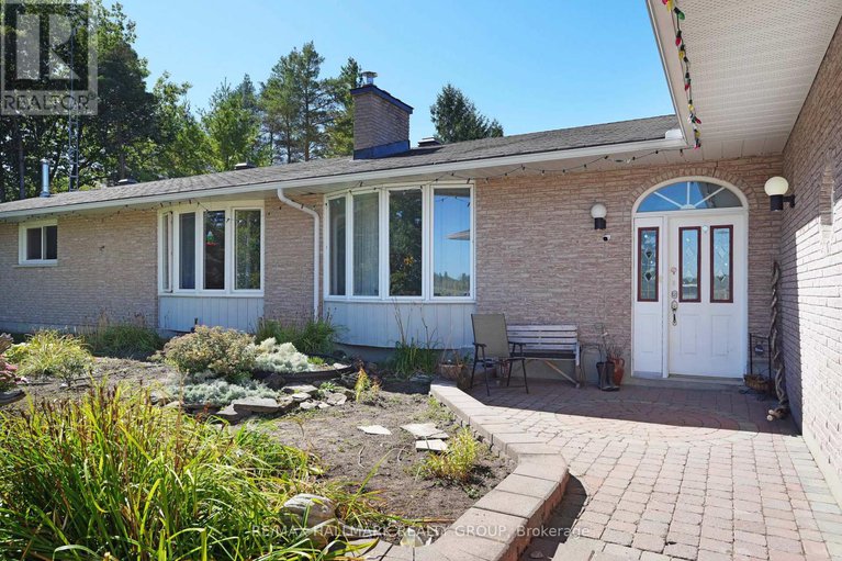 28909975/5758-third-line-road-n/rideau-twp-w-of-hwy-16-north-of-reg-rd-6/ottawa/ontario/K0A2T0_2