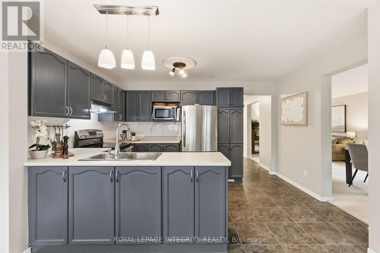 29059747/33-wiltshire-circle/longfields/ottawa/ontario/K2J4L1_24