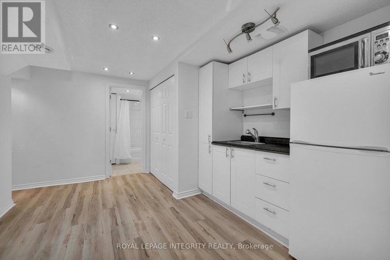 29428400/7-fallow-court/hunt-club-parkgreenboro/ottawa/ontario/K1T1W8_16