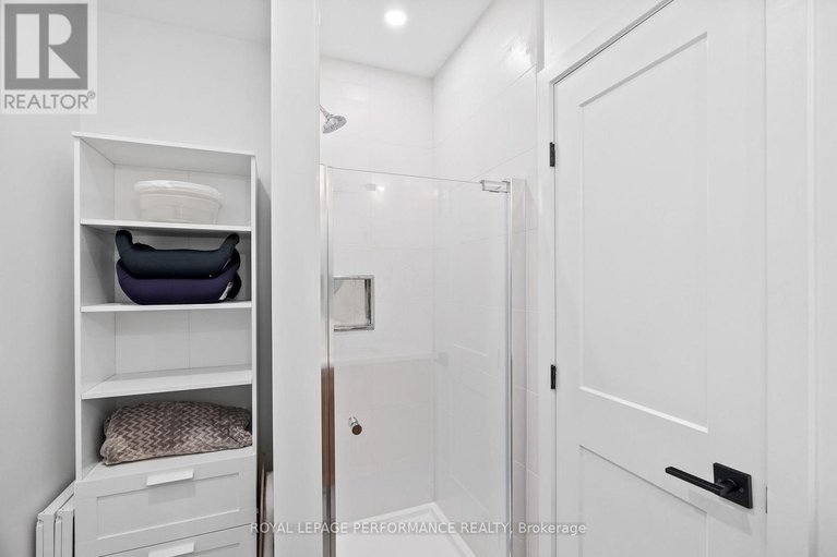 28543963/80-dagmar-avenue/vanier/ottawa/ontario/K1L5T4_34