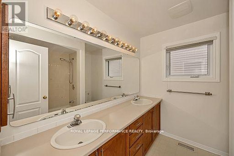 29657437/2023-rolling-brook-drive/orleans-village/ottawa/ontario/K1W1C9_28