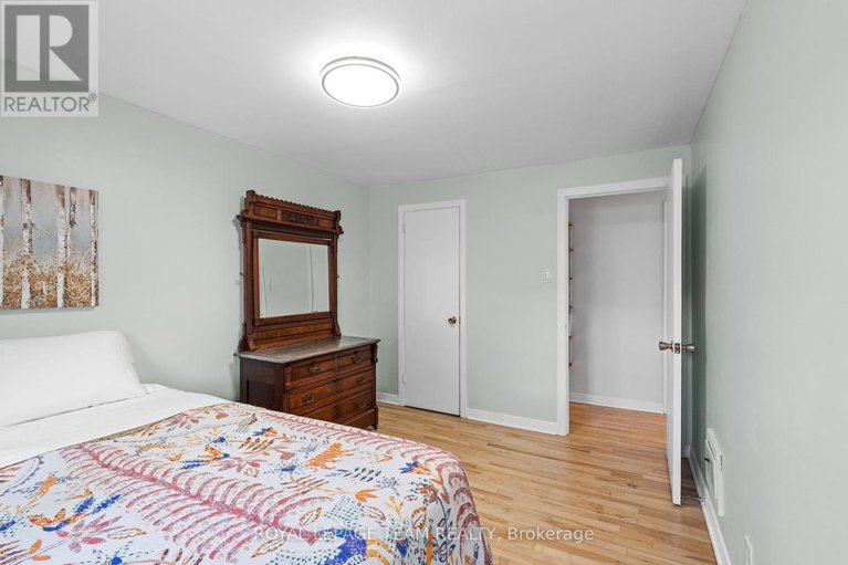 28651441/334-queen-mary-street/overbrookcastle-heights/ottawa/ontario/K1K1W9_23