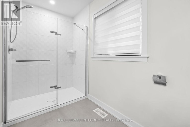 29609926/744-cope-drive/stittsville-south/ottawa/ontario/K2S2P8_31