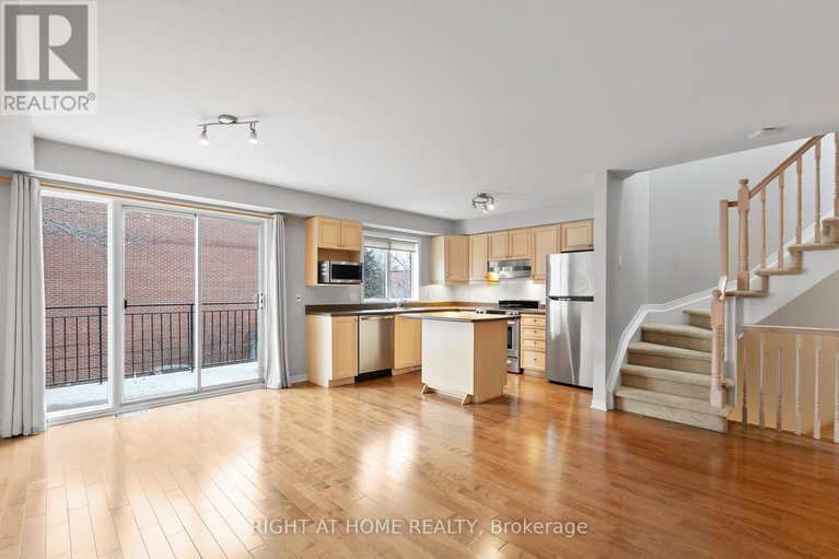 29127565/4-thorburn-private/lower-town/ottawa/ontario/K1N1G4_18