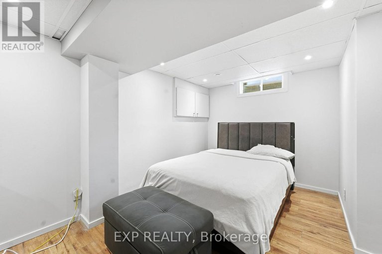 29366242/78-36-barrow-crescent/katimavik/ottawa/ontario/K2L2K1_32