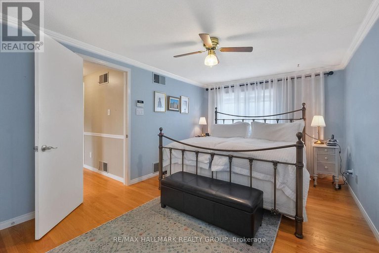 28610076/1352-baden-avenue/emerald-woodssawmill-creek/ottawa/ontario/K1T1V7_20