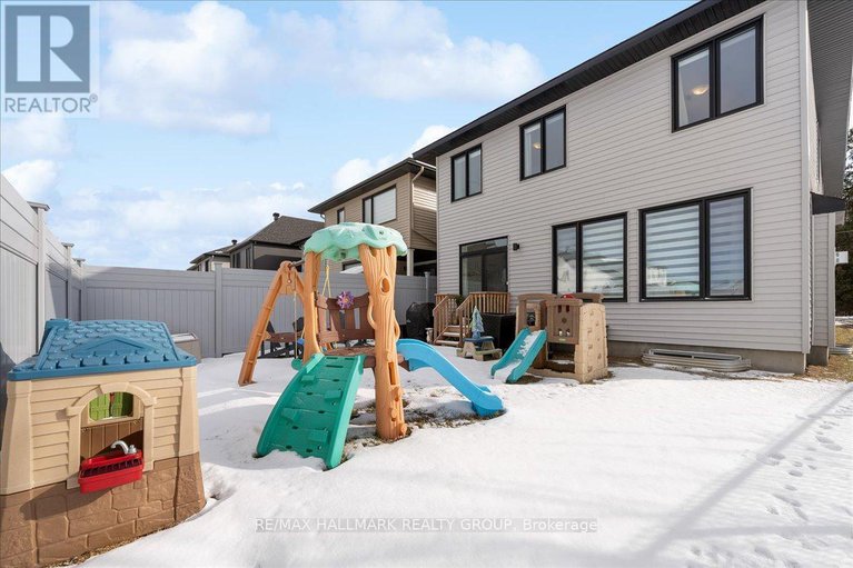 29070837/6461-renaud-road/mer-bleuebradley-estatesanderson-park/ottawa/ontario/K1W0R8_36