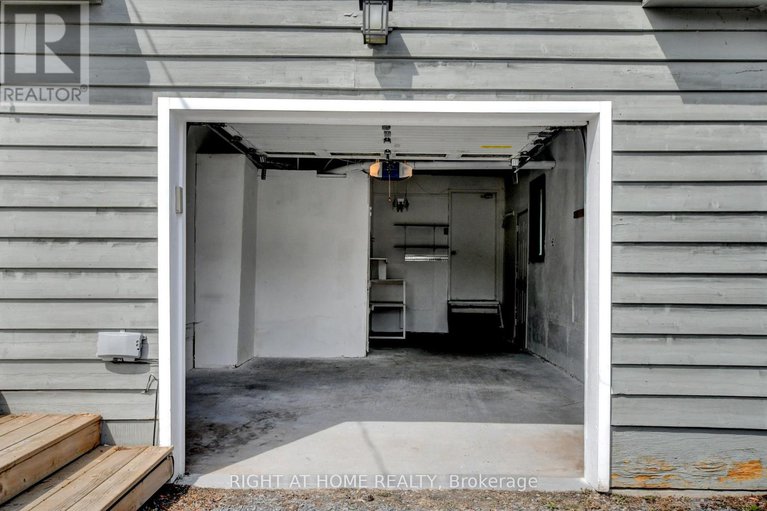 29411568/1215-klondike-road-s/morgans-grantsouth-march/ottawa/ontario/K2W1E1_13