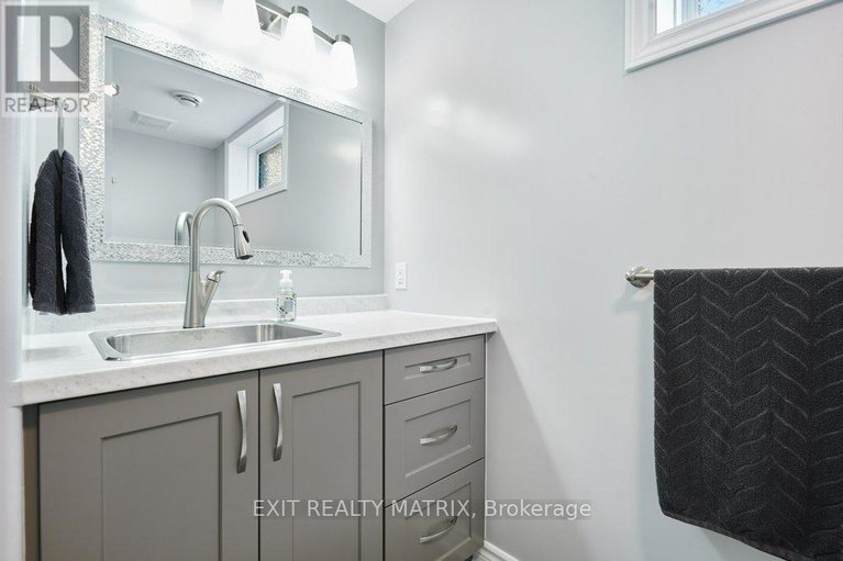 29484589/106-cobblestone-drive/village-of-russell/russell/ontario/K4R0B2_29