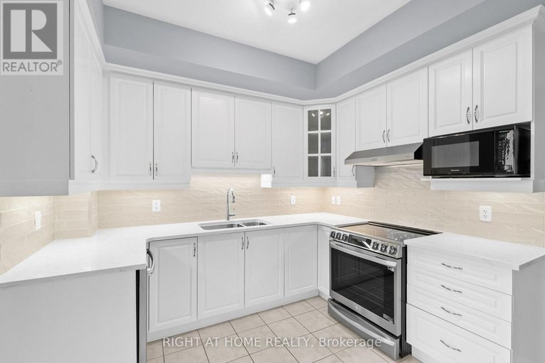 29024112/703-136-darlington-private-se/hunt-clubwestern-community/ottawa/ontario/K1V0X6_20