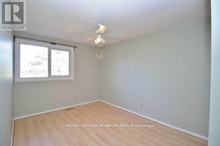28359553/73-1957-stonehenge-crescent-e/pineview/ottawa/ontario/K1B4N7_13