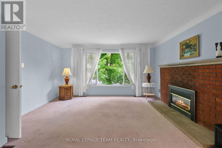 28492502/2218-prospect-avenue/alta-vista/ottawa/ontario/K1H7G3_8