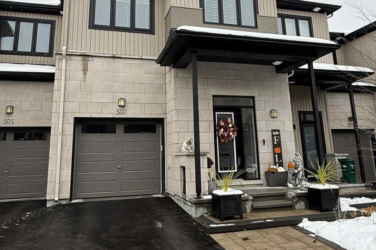 29103269/507-radiant-private/emerald-meadowstrailwest/ottawa/ontario/K2M0M9_2