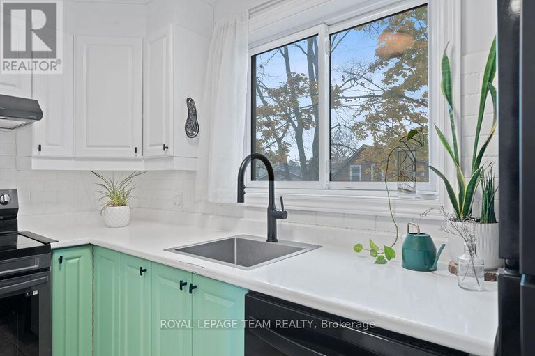 29371239/212-316-savard-avenue/vanier/ottawa/ontario/K1L7S2_27