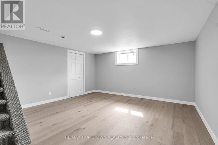 28791657/35-hustler-crescent/iroquois/south-dundas/ontario/K0E1K0_26
