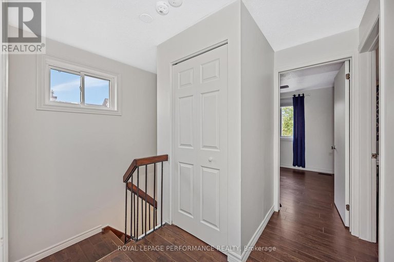 28901939/461-duvernay-drive/queenswood-heights-south/ottawa/ontario/K1E2N7_19