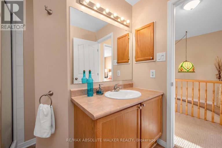 29366736/2083-breezewood-street/springridgeeast-village/ottawa/ontario/K4A4R7_27