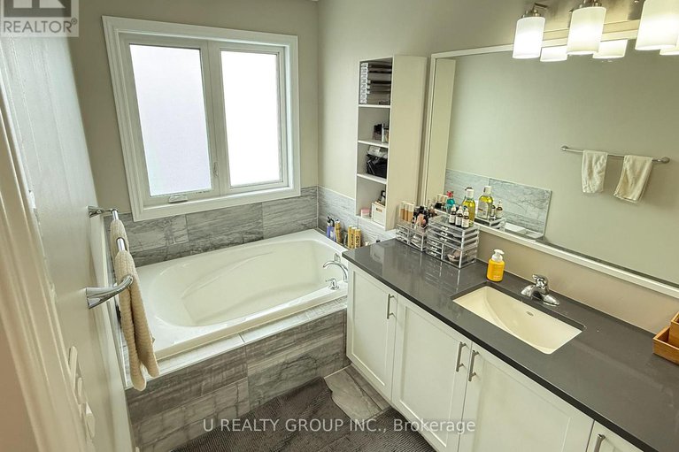 29416136/821-cedar-creek-drive/blossom-parkkemp-parkfindlay-creek/ottawa/ontario/K1T0B3_27