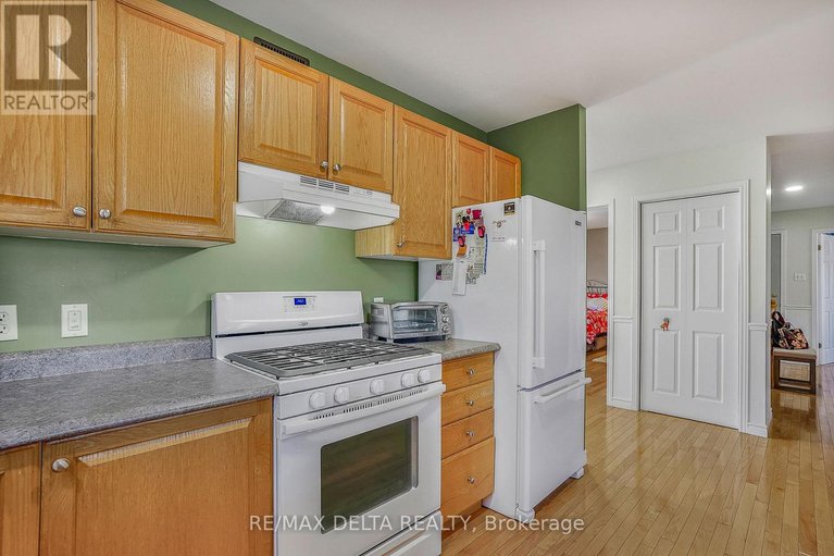 29633176/48-stephens-street/vankleek-hill/champlain/ontario/K0B1R0_11