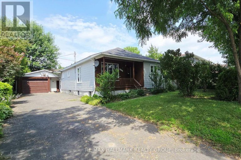 28608345/2923-ahearn-avenue/britannia/ottawa/ontario/K2B7A1_1