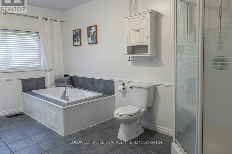 29261166/875-usborne-street/mcnabbraeside-twps/mcnabbraeside/ontario/K0A1G0_29