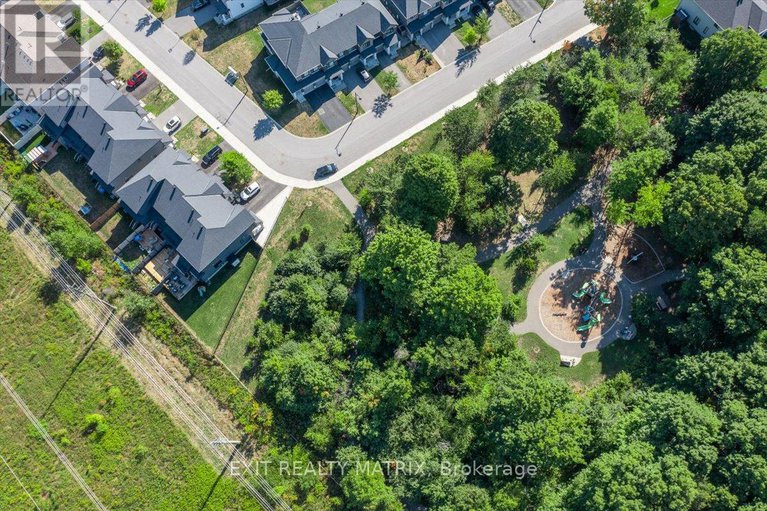 29118512/641-putney-crescent/stittsville-south/ottawa/ontario/K2S2N7_3