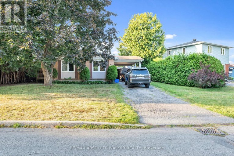 28742533/428-hatfield-crescent/bilberry-creekqueenswood-heights/ottawa/ontario/K1E1M8_1
