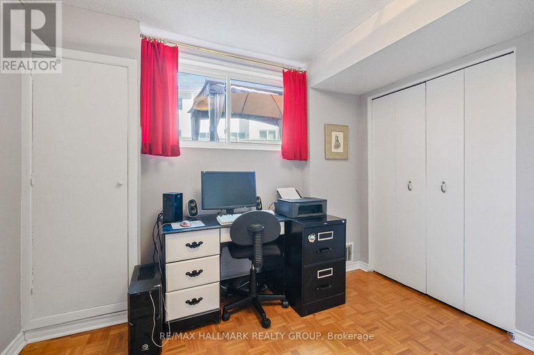28228944/1811-applegrove-court/beacon-hill-south/ottawa/ontario/K1J6S4_19