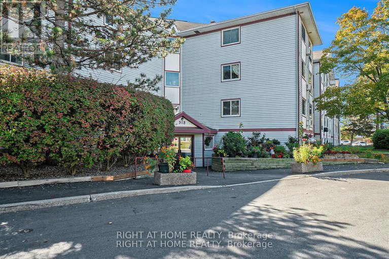 29212793/107-318-lorry-greenberg-drive/hunt-club-parkgreenboro/ottawa/ontario/K1T2R5_20