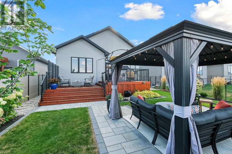 29456142/133-johanna-street/almonte/mississippi-mills/ontario/K0A1A0_49