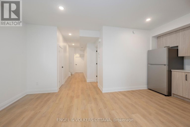 28265491/a-75-granton-avenue/meadowlandsst-claire-gardens/ottawa/ontario/K2G1W9_38