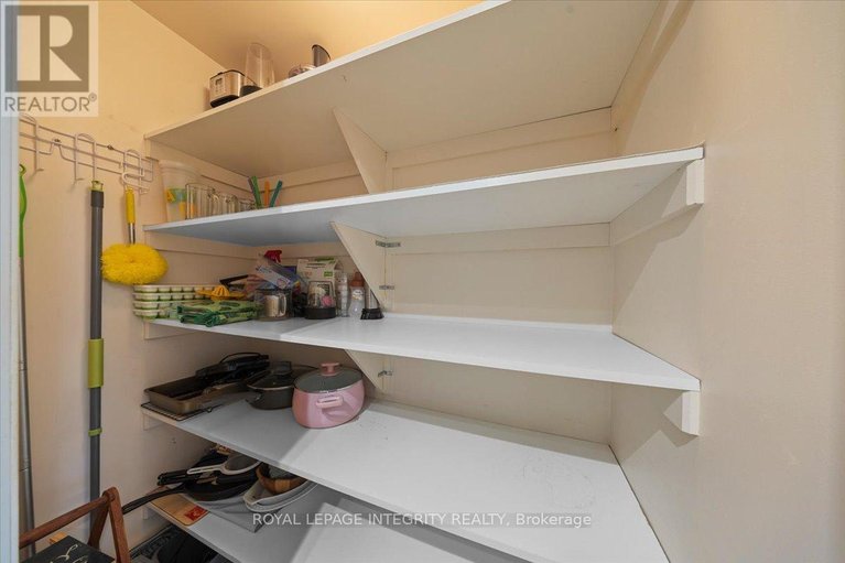 29623181/236-wabiskaw-private/stonebridge/ottawa/ontario/K2J0E5_13