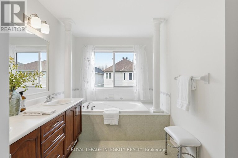 29687408/46-catterick-crescent/morgans-grantsouth-march/ottawa/ontario/K2K3M6_35