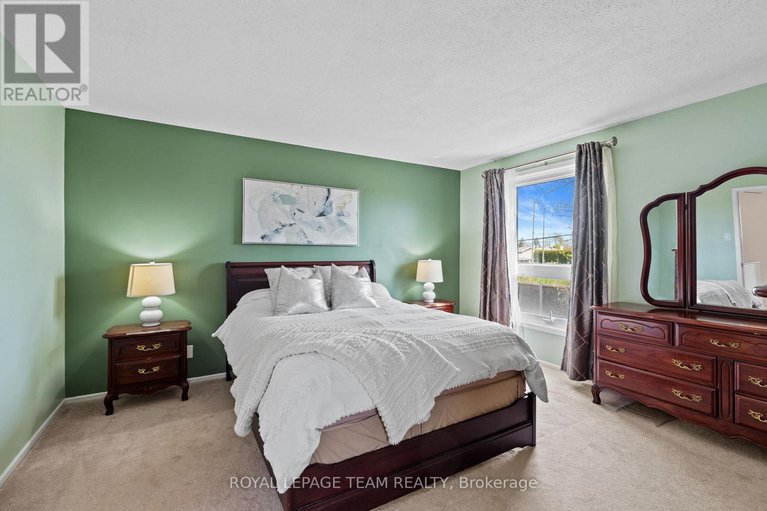 29124358/92-burnetts-grove-circle/pheasant-run/ottawa/ontario/K2J1N7_28