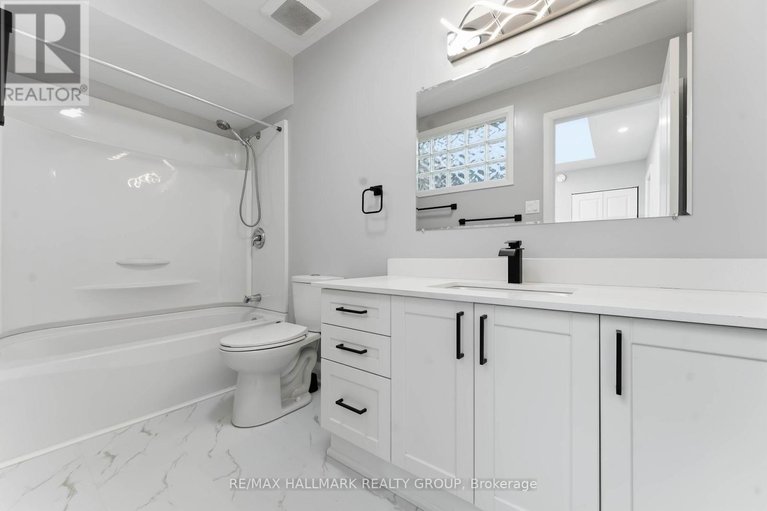 29650101/19-kingsford-crescent/beaverbrook/ottawa/ontario/K2K1T5_23