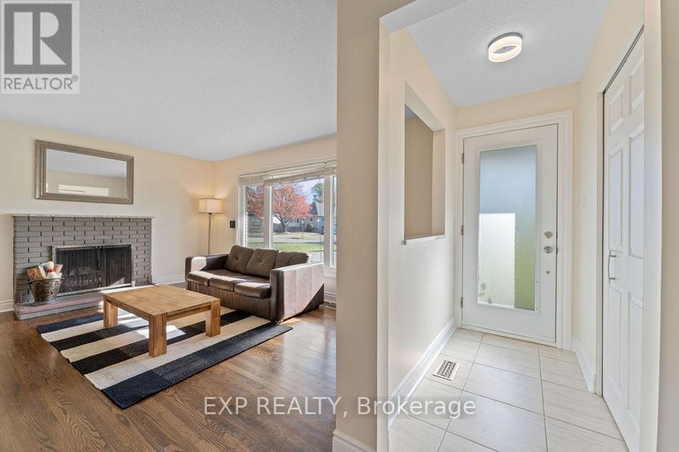 29077566/19-sunnycrest-drive/city-viewskylinefisher-heightsparkwood-hills/ottawa/ontario/K2E5Y3_4