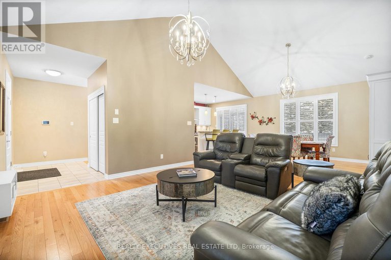 29266311/90-magnolia-way/north-grenville-twp-kemptville-south/north-grenville/ontario/K0G1J0_5