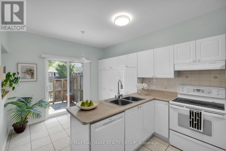 28728271/1087-rocky-harbour-crescent/riverside-southgloucester-glen/ottawa/ontario/K1V1V4_11