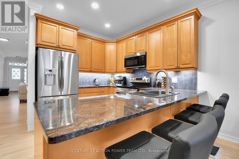 29163831/1969-loasa-lane/springridgeeast-village/ottawa/ontario/K4A4T4_17