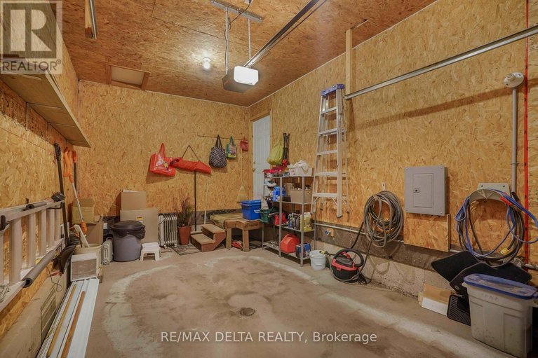 29633176/48-stephens-street/vankleek-hill/champlain/ontario/K0B1R0_31