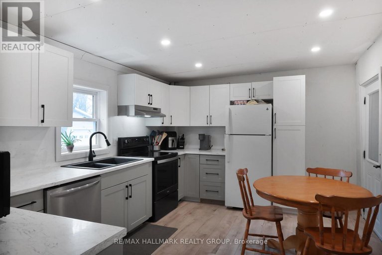 29081358/475-centre-street/winchester/north-dundas/ontario/K0C2K0_5