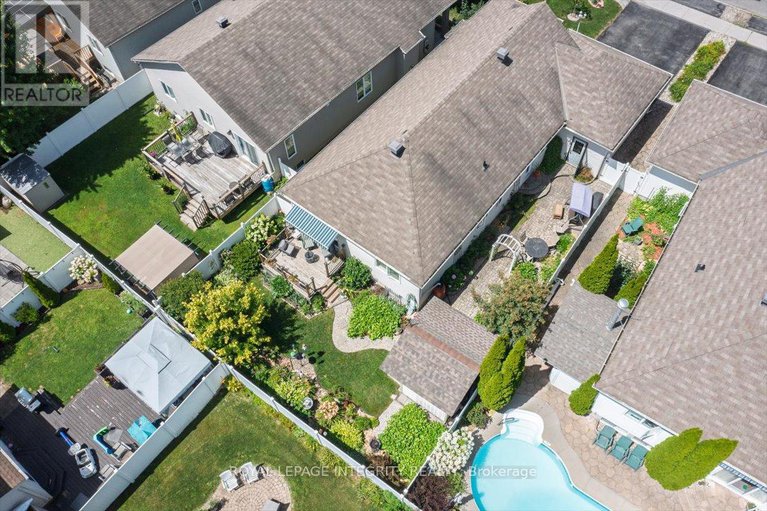 29339482/1030-valin-street/fallingbrookgardenway-south/ottawa/ontario/K4A4X7_46