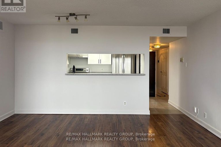 28567258/605-2019-carling-avenue/carlingwood/ottawa/ontario/K2A4A2_10