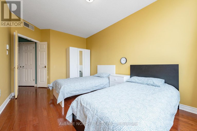 29407567/606-1480-riverside-drive/riverview-park/ottawa/ontario/K1G5H2_17