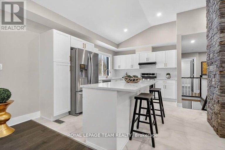 29467727/6636-marina-drive/manotick-south-to-roger-stevens/ottawa/ontario/K4M1B3_13