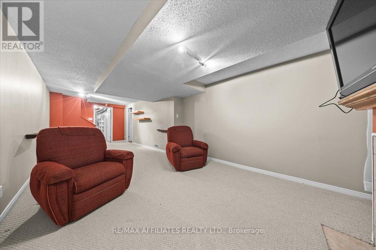 28777669/1639-trenholm-lane/fallingbrookpineridge/ottawa/ontario/K4A4B4_30