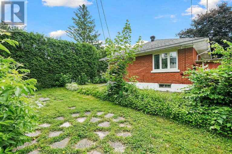 28492513/151-fanshaw-avenue/applewood-acres/ottawa/ontario/K1H6C8_23